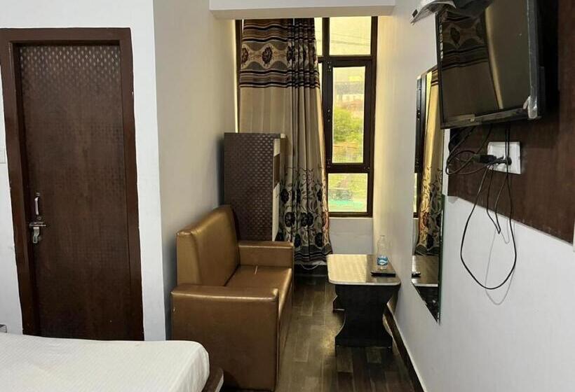 בית מלון כפרי Daya Paradise, Katra