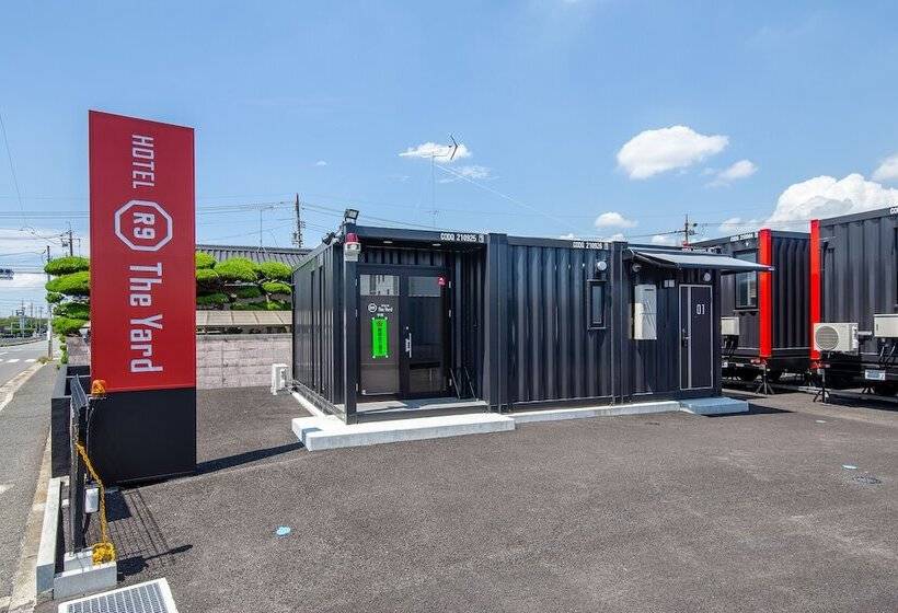 Hotel R9 The Yard Ube