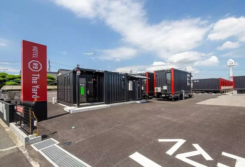 Hotelli R9 The Yard Ube