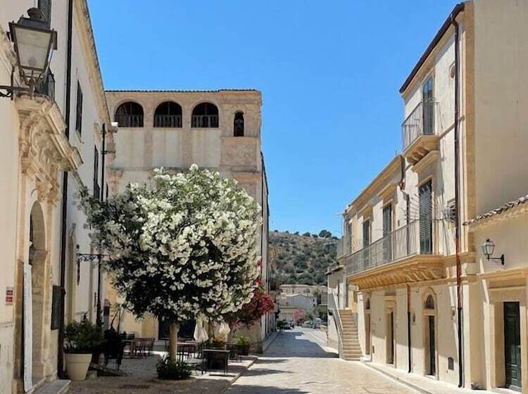 בית מלון כפרי Roccaseta Dimore Siciliane