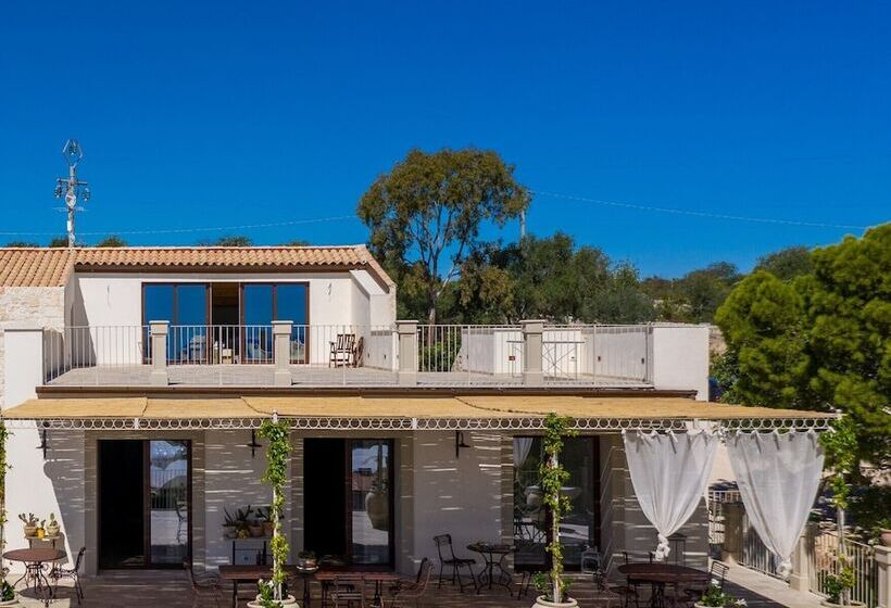 בית מלון כפרי Roccaseta Dimore Siciliane