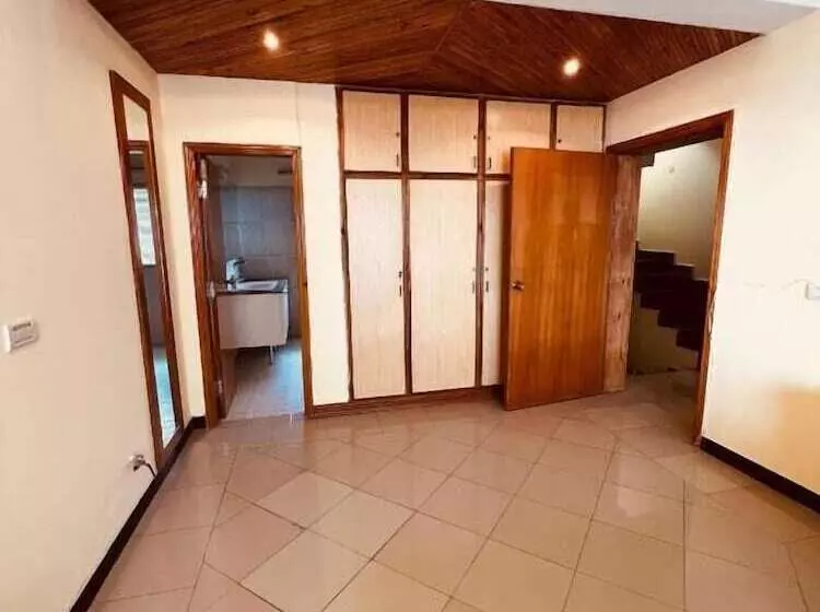 Reina Boutique Hotel   Murree