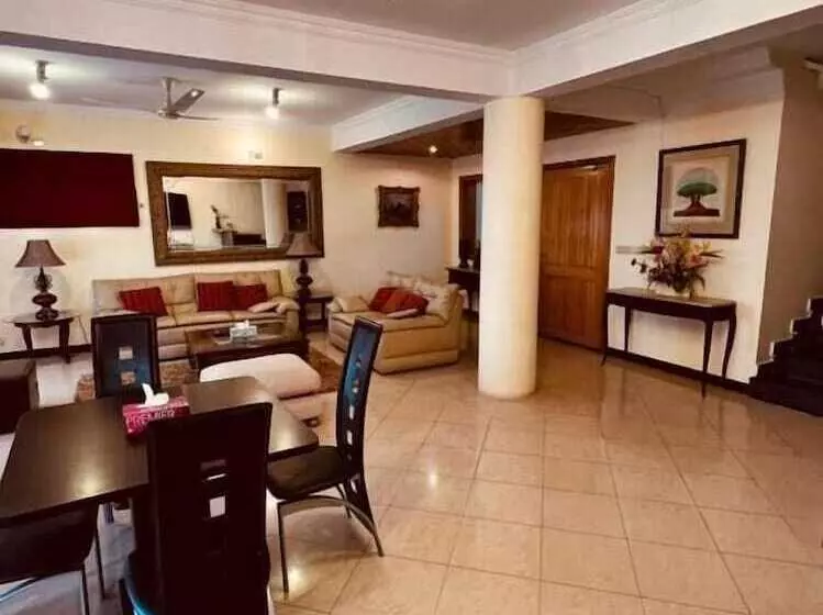 Reina Boutique Hotel   Murree