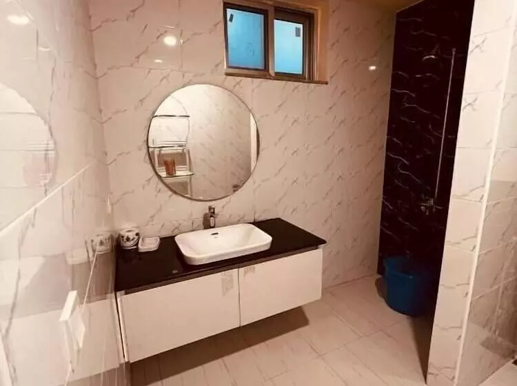 Reina Boutique Hotel   Murree