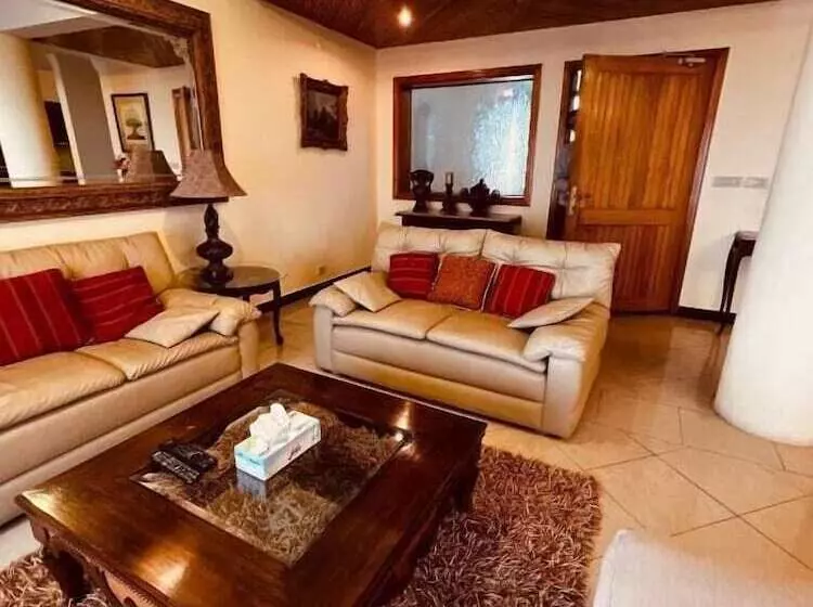 Reina Boutique Hotel   Murree
