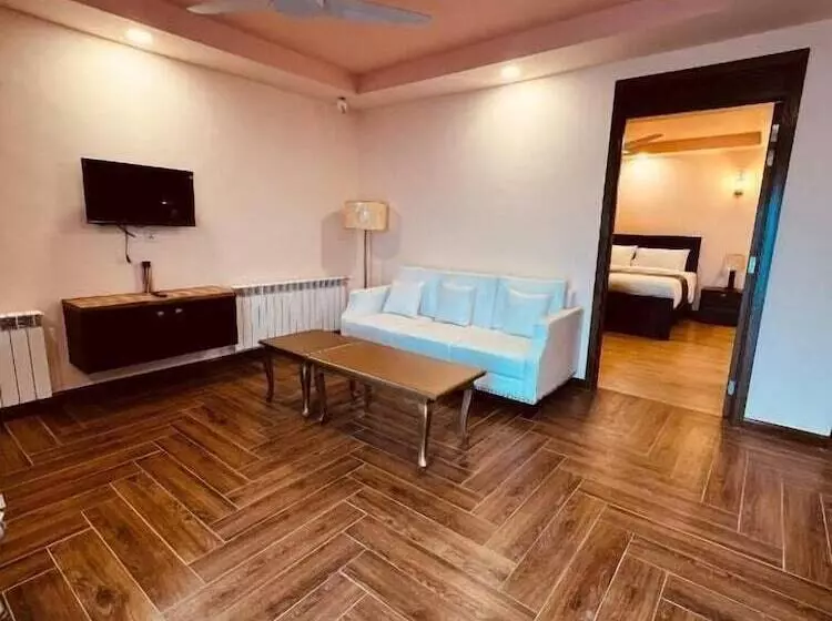Reina Boutique Hotel   Murree