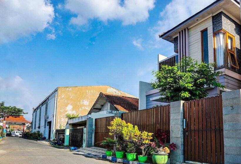 هتل Spot On 91530 Sumpil Syariah