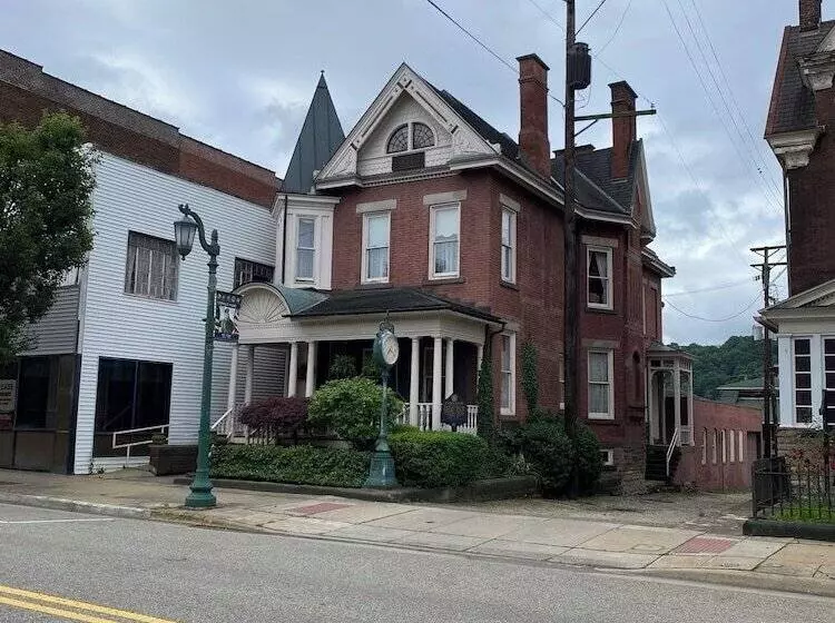 Aamiaismajoitus (B&B) Sturgis House