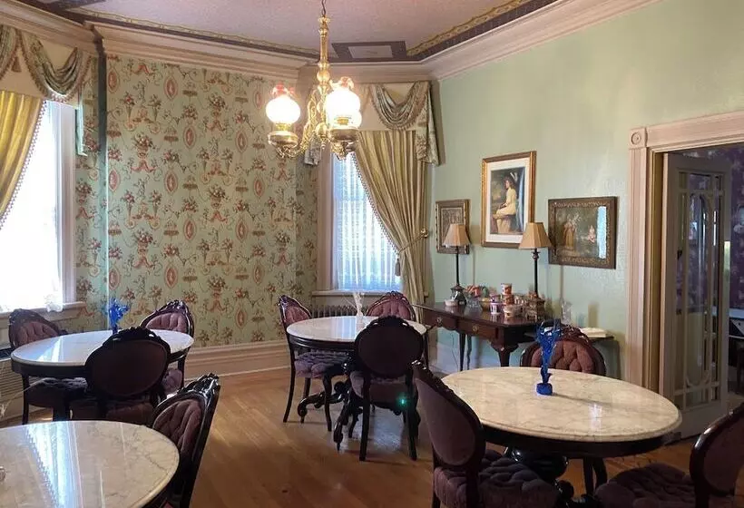 Aamiaismajoitus (B&B) Sturgis House