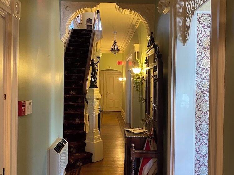 مبيت وإفطار Sturgis House