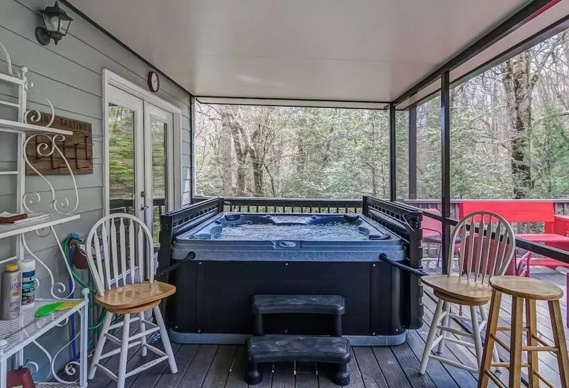 Blairsville River Cabin