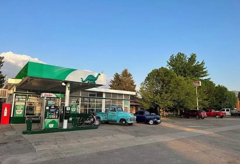 Bob S Station & Motel