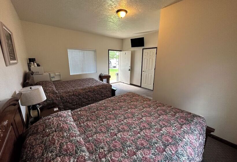 Bob S Station & Motel