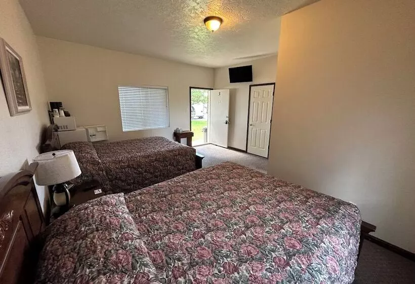 Bob S Station & Motel