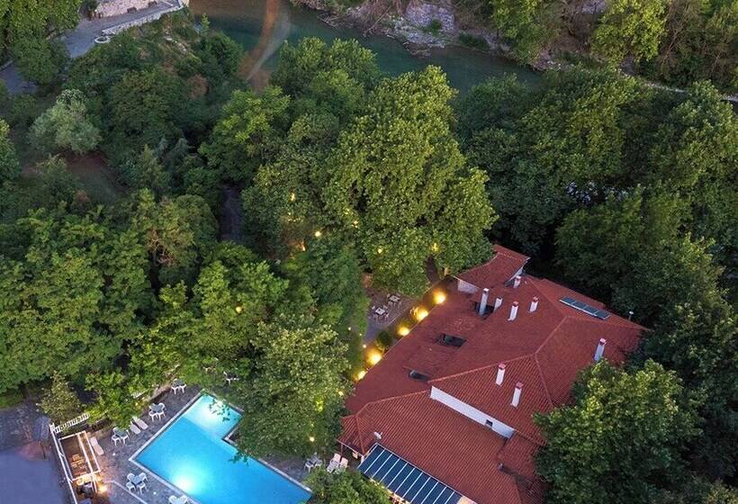 Hotel Aoos River Treehouse