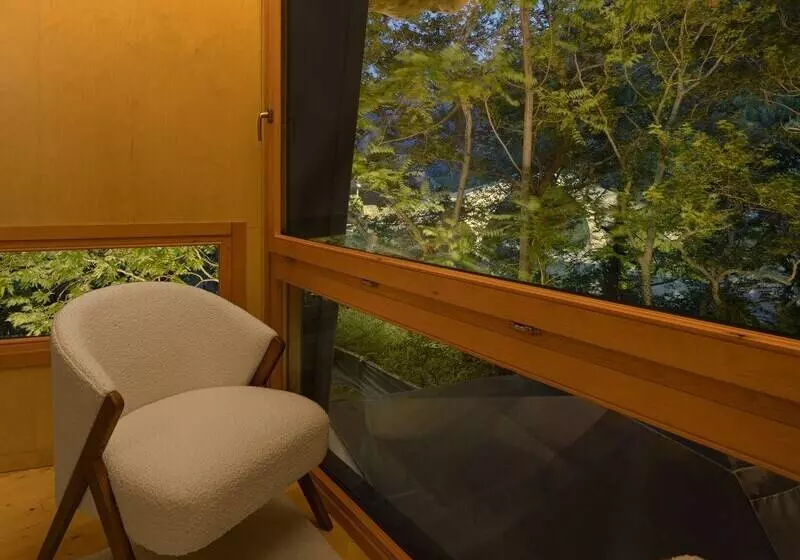 Hotelli Aoos River Treehouse