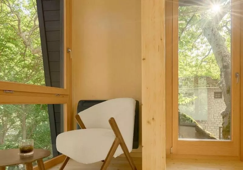 Hotelli Aoos River Treehouse