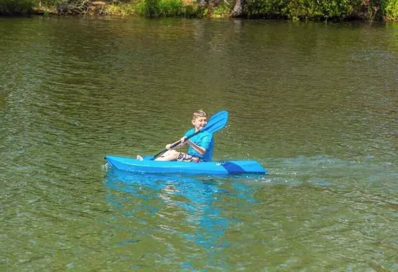 Hotelli Pine Haven Campground