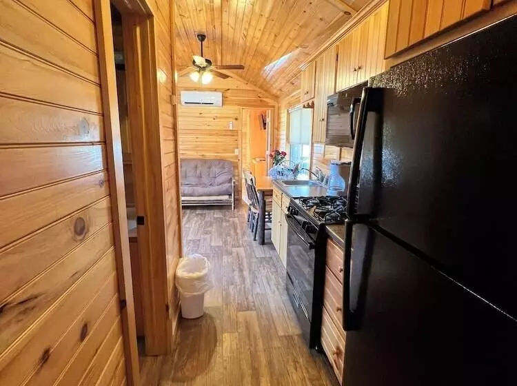 Hotelli Pine Haven Campground