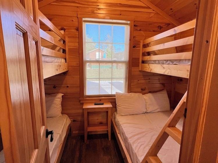 호텔 Pine Haven Campground