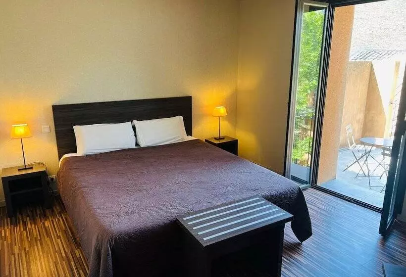 L Hotel De La Bourse à Bagnols Sur Ceze