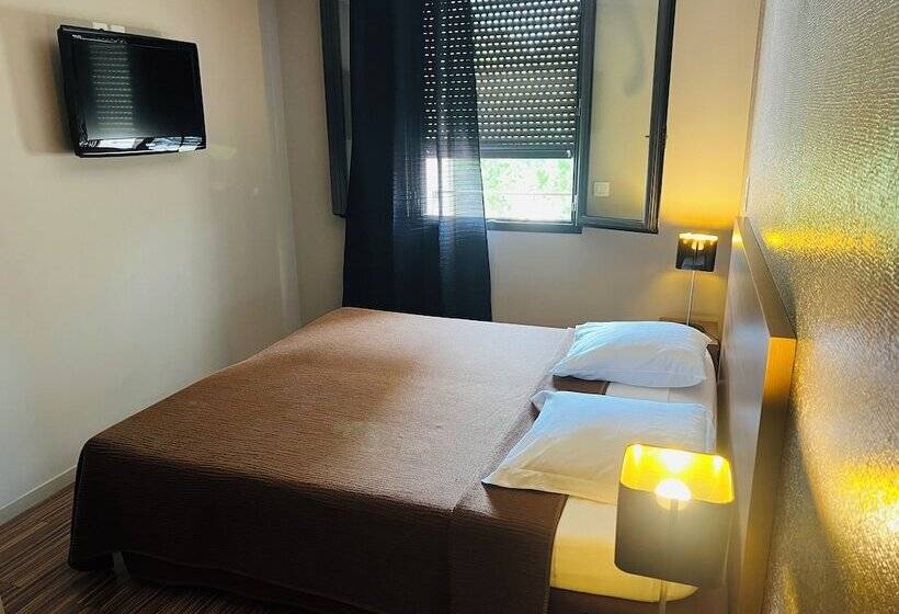 L Hotel De La Bourse à Bagnols Sur Ceze