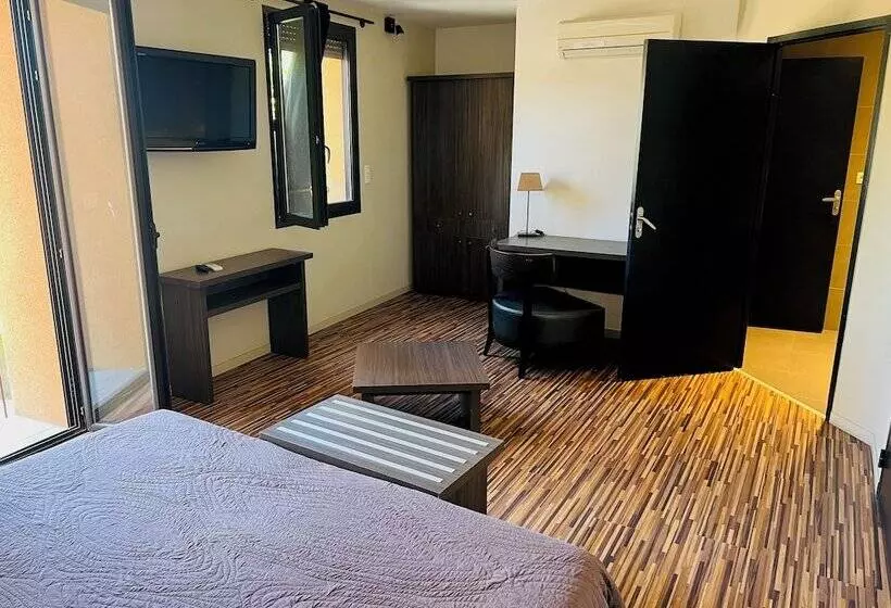 L Hotel De La Bourse à Bagnols Sur Ceze