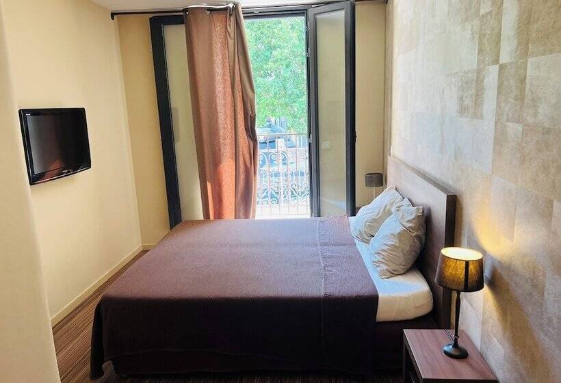 L Hotel De La Bourse à Bagnols Sur Ceze