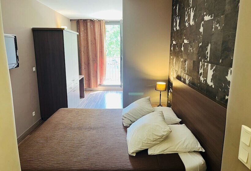 L Hotel De La Bourse à Bagnols Sur Ceze