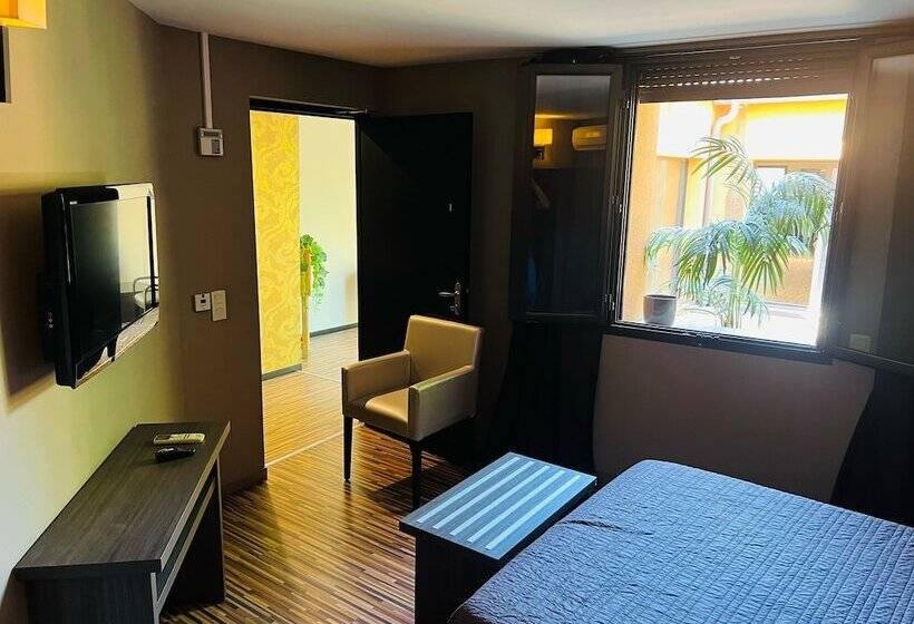 L Hotel De La Bourse à Bagnols Sur Ceze