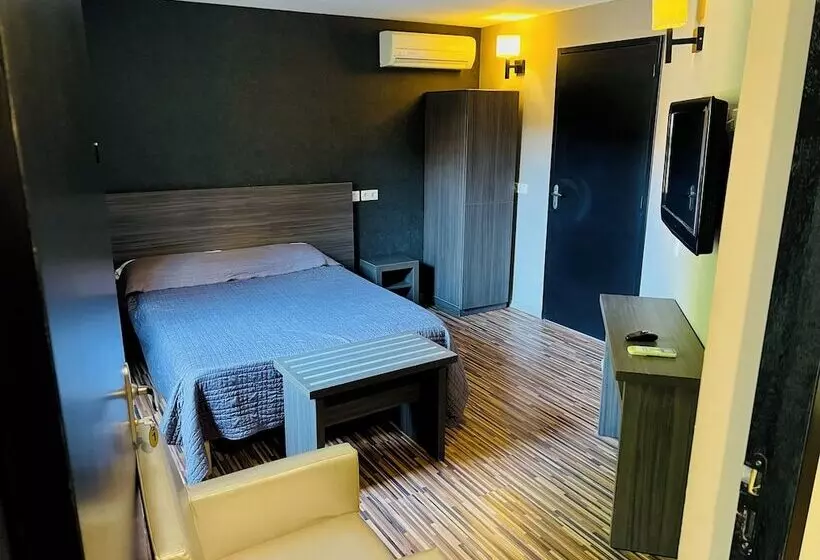 L Hotel De La Bourse à Bagnols Sur Ceze