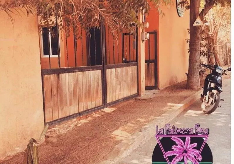 La Palmera Hostel