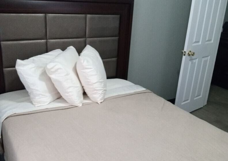 مُتل Homes N Courts