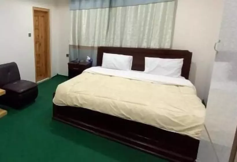 Mulberry Continental Hotel Skardu