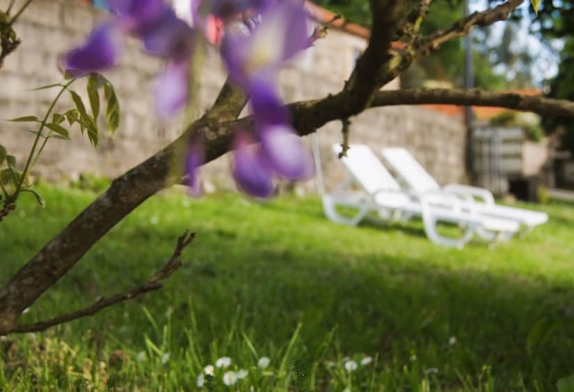 Пансион Casa Outeiro 99 Paredes De Coura