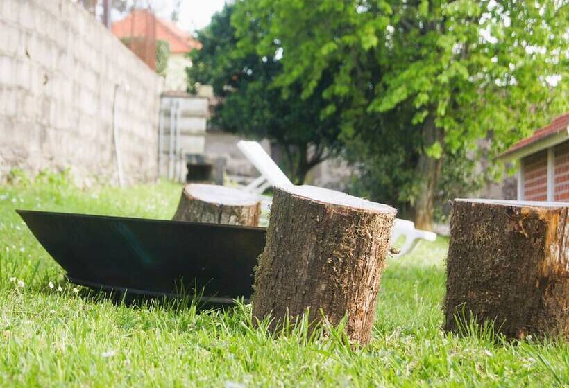 Пансион Casa Outeiro 99 Paredes De Coura