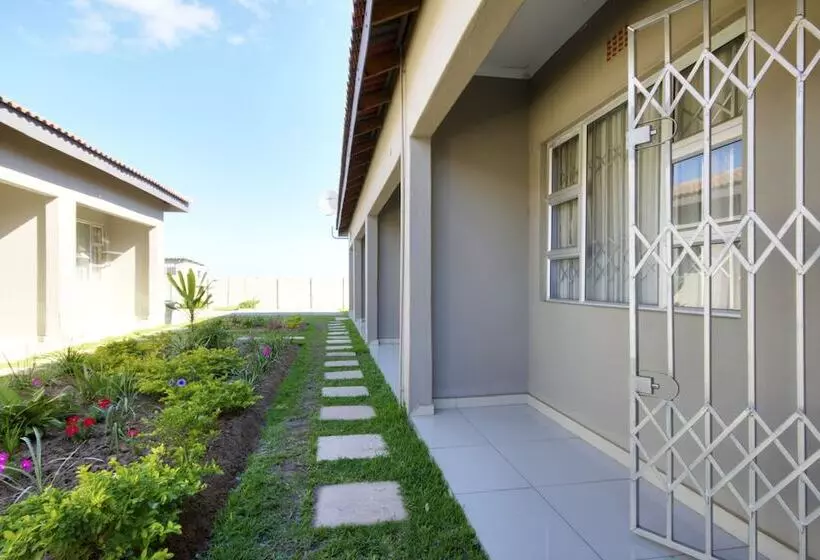 Majatalo Minilitha Lodge