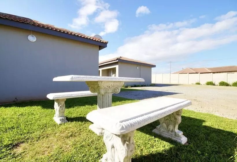 Majatalo Minilitha Lodge