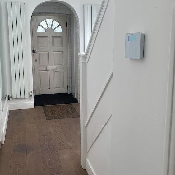 بنسيون Thornton Edwardian House Balham