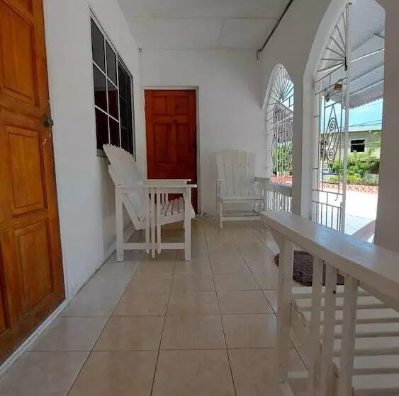 اقامتگاه Beautiful 1 Bedroom, In St Thomas, Jamaica