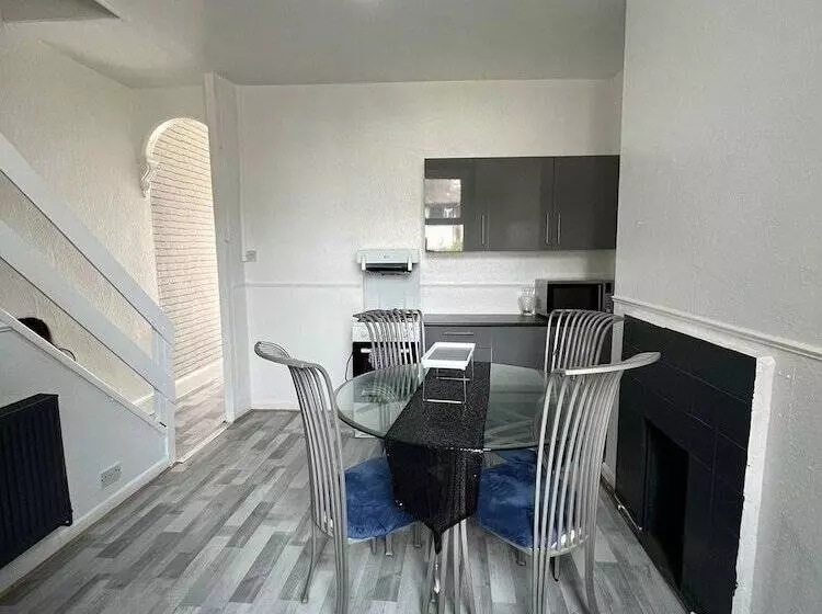 Residenssi Beautiful 4 Bed House In Ramsgate