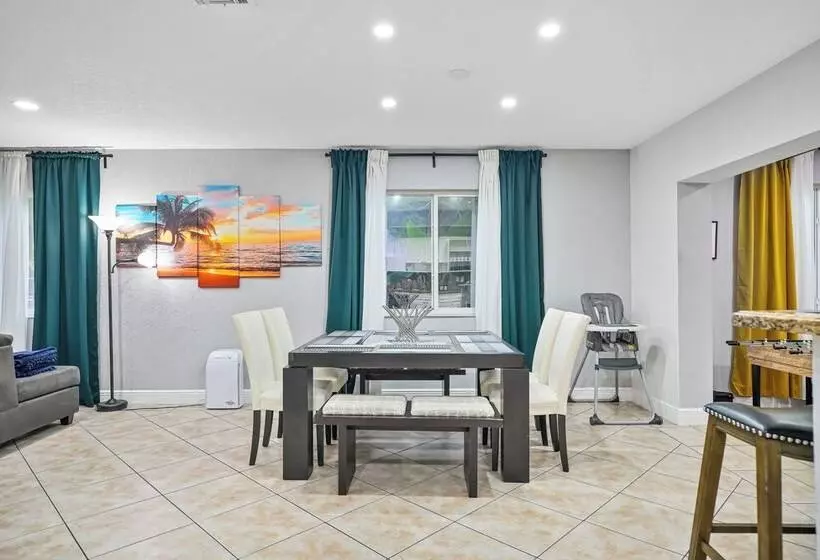 اقامتگاه Unique Escape Gameroom! Bar, Bbq, Spacious, And Near Beach