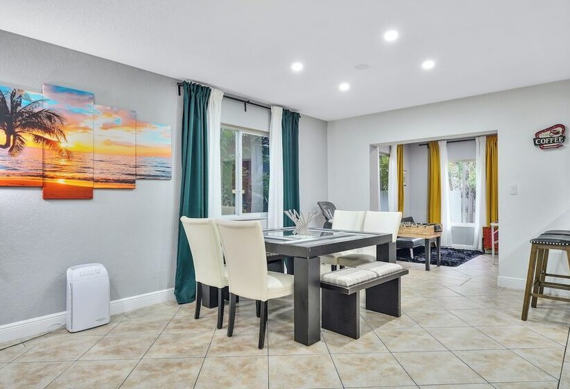 דירת נופש Unique Escape Gameroom! Bar, Bbq, Spacious, And Near Beach