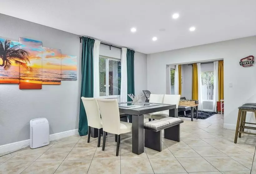 اقامتگاه Unique Escape Gameroom! Bar, Bbq, Spacious, And Near Beach