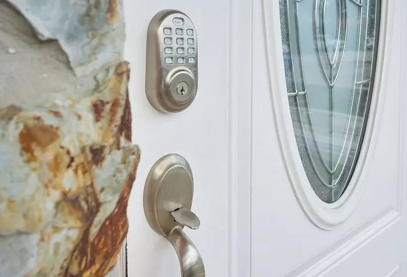 اقامتگاه Unique Escape Gameroom! Bar, Bbq, Spacious, And Near Beach