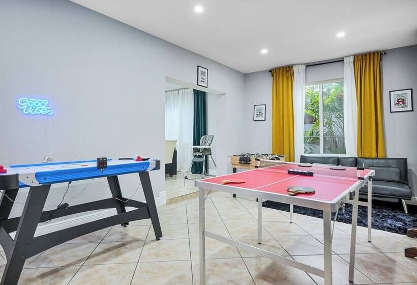 דירת נופש Unique Escape Gameroom! Bar, Bbq, Spacious, And Near Beach