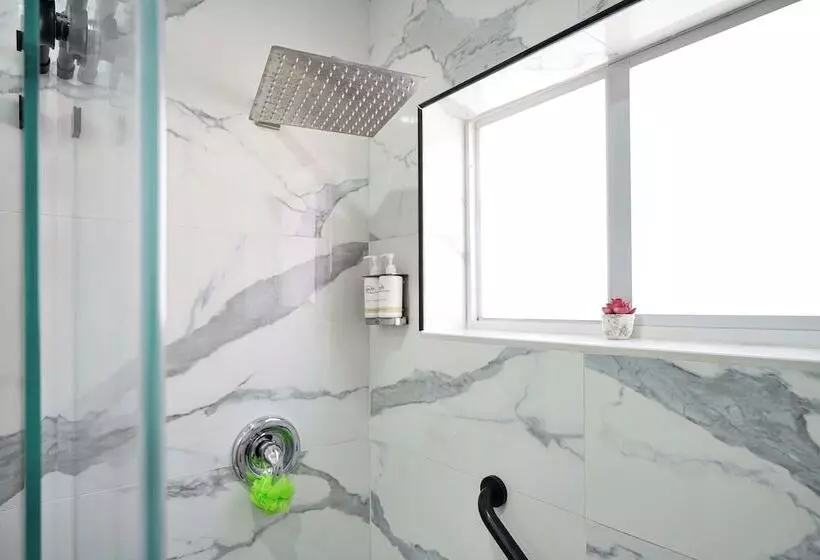 اقامتگاه Unique Escape Gameroom! Bar, Bbq, Spacious, And Near Beach