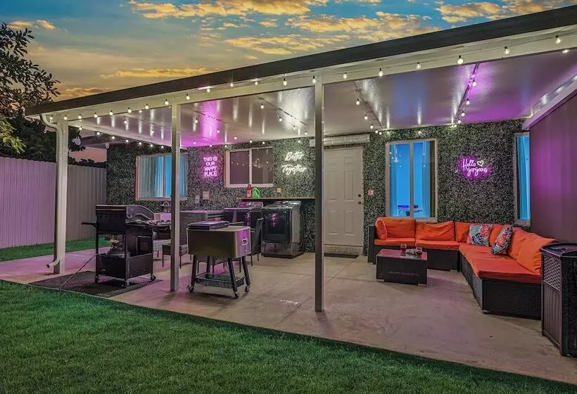 اقامتگاه Unique Escape Gameroom! Bar, Bbq, Spacious, And Near Beach