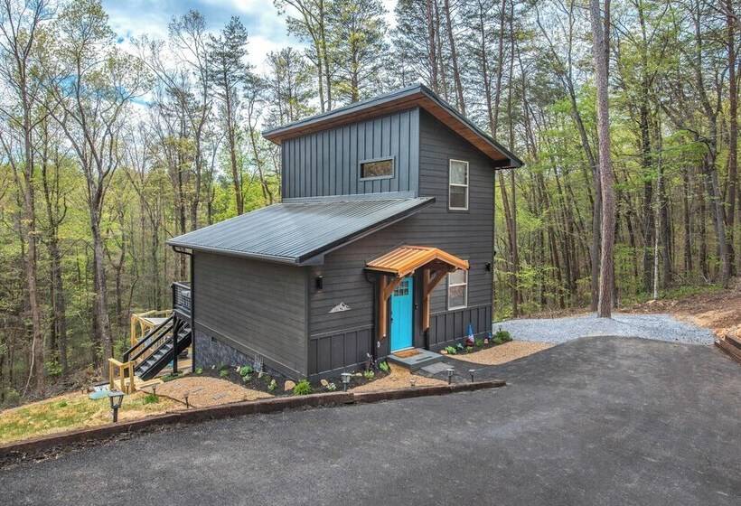 Smokies Modern Escape