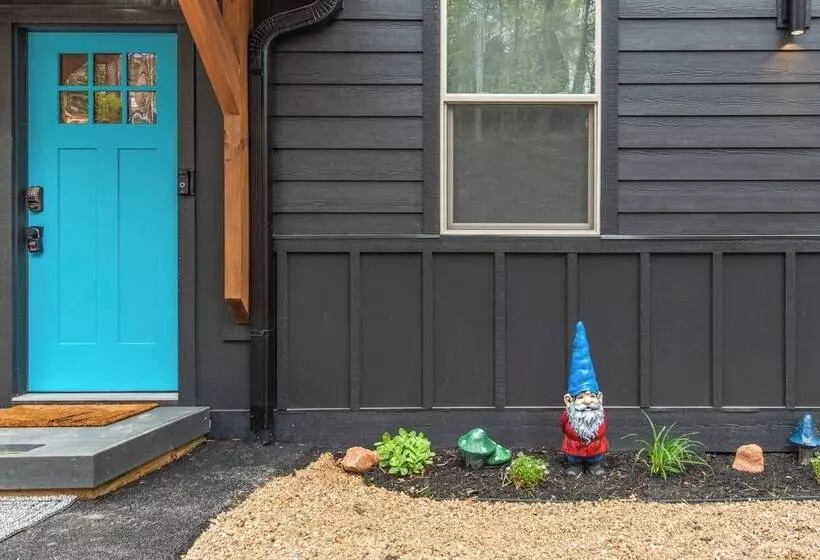 Smokies Modern Escape